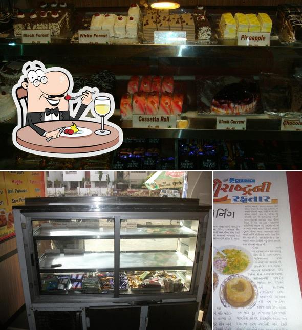 Food at Jay Shankar Panipuri & Fast Food