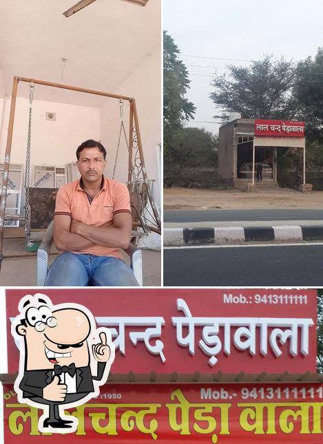 Look at the image of Lalchand Peda Wala (Chirawa bypass branch)