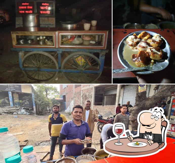 The photo of food and interior at Baba Jai Gurudev Ke Golgappe