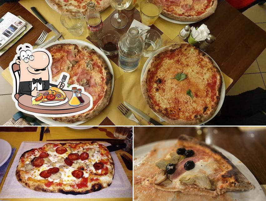 A Trattoria Pizzeria Bella Napoli, puoi provare una bella pizza