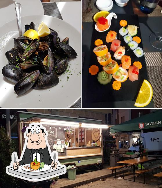 Dai un’occhiata alla foto che raffigura la cibo e interni di Movida