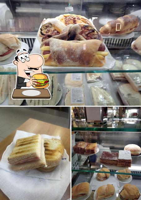 Prova un hamburger a Alina