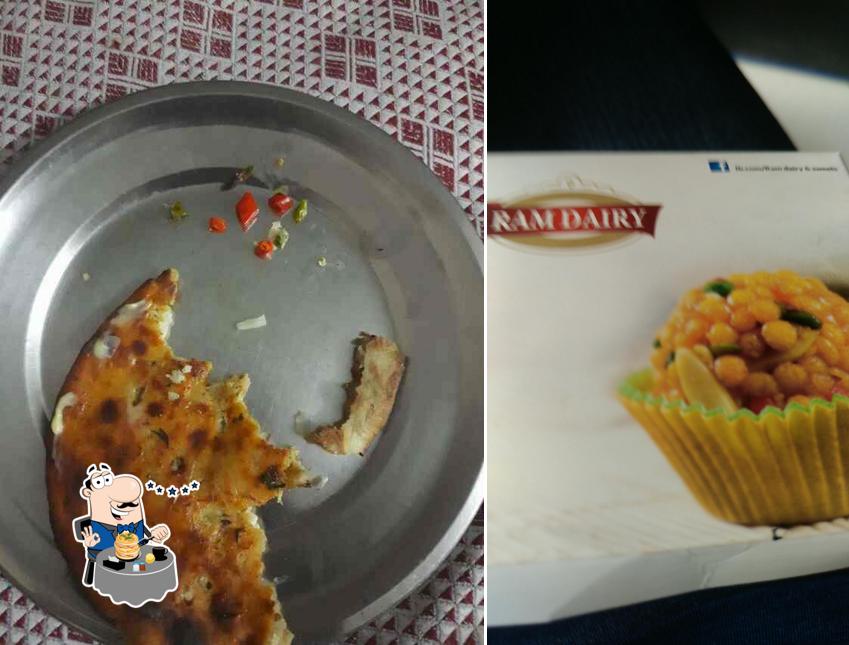 Food at Amritsari kulcha King