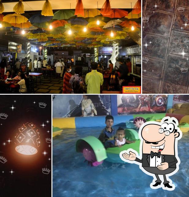 Here's a picture of Food & Fun City