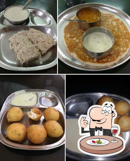 Food at New Shiva Bhag Cafe