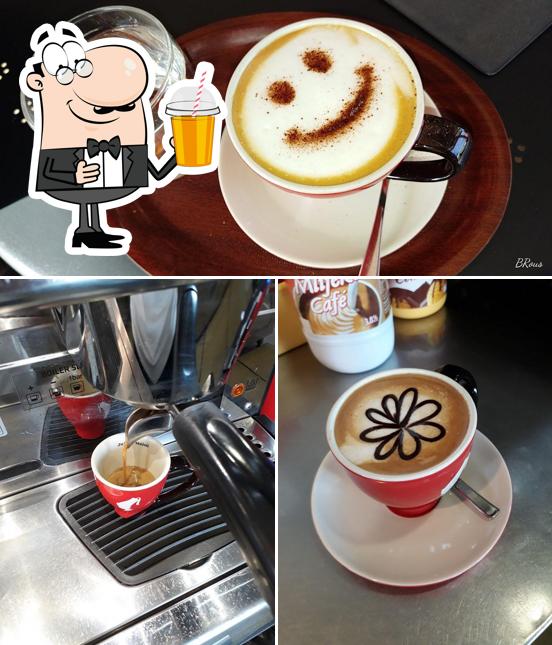 Goditi un drink a pump Bar