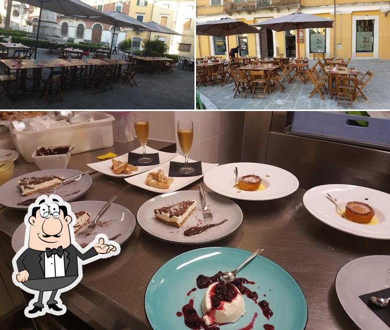Dai un'occhiata agli interni di Pizzeria Al Teatro