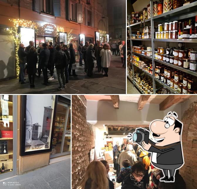 Guarda la immagine di Dolciaria San Prospero - Enoteca