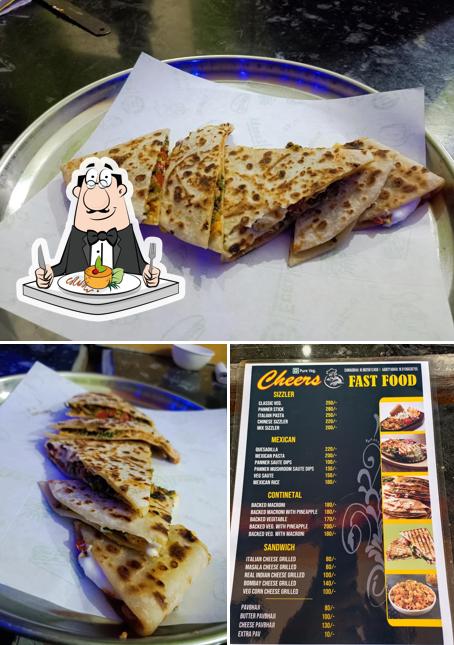 Food at Cheers fast food