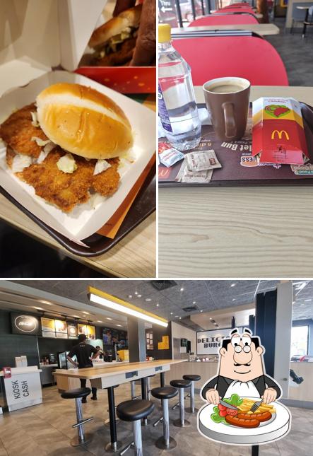 McDonald's - Palakkad is distinguished by food and exterior