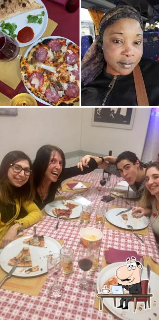 Siediti a un tavolo di Pizzeria Armony