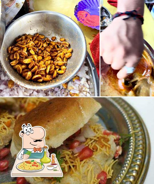 Food at Vithaldas Mandvi Dabeli(Vithal dabeli)