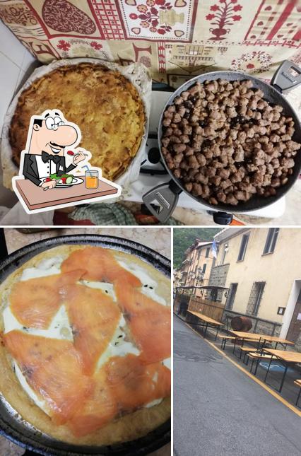 Guarda la foto che presenta la cibo e interni di Bar Capriolo
