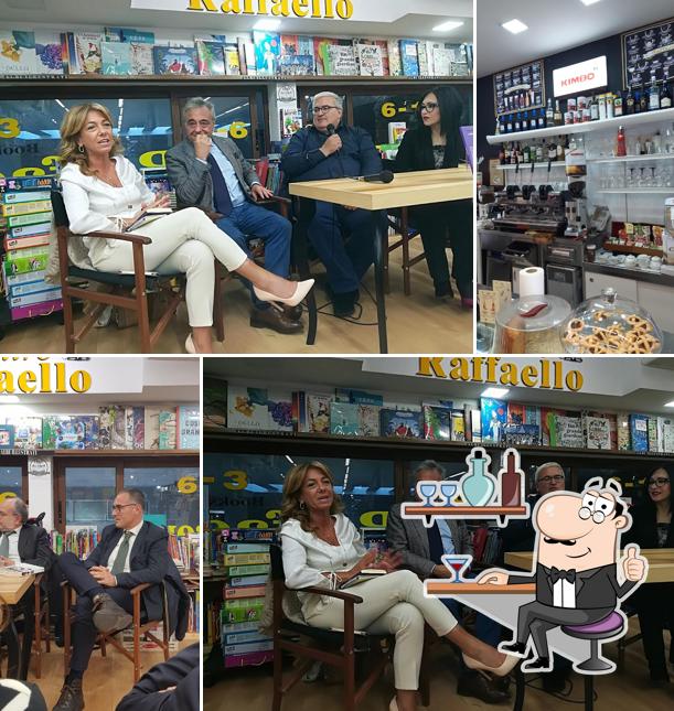 Siediti a un tavolo di Libreria Raffaello Vomero - Books & Coffee, Napoli