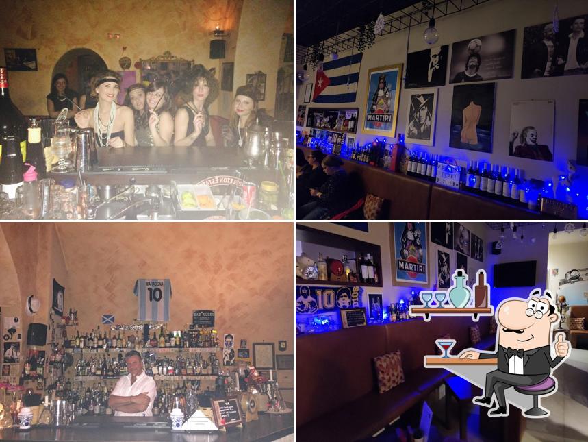 Siediti a un tavolo di Shaker Club drink and dream