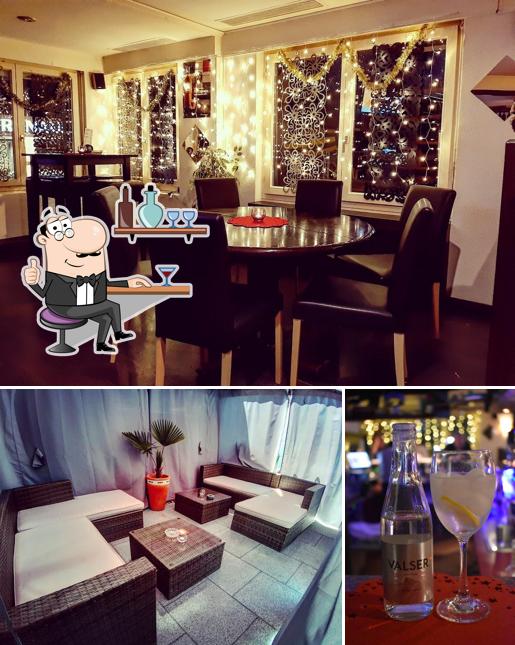 La foto di interni e birra da Vicky's Bistro Bar