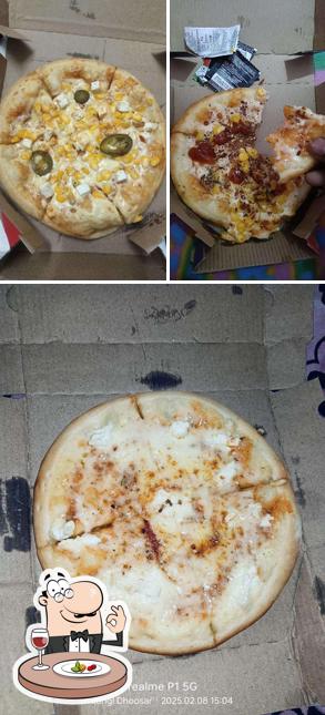 Food at Dimand Pizza