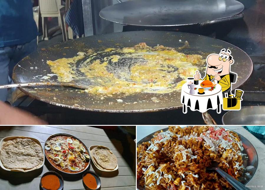 Food at Happy Omelet centre