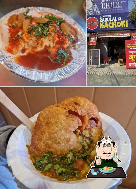 Food at Babulal Ki Kachori