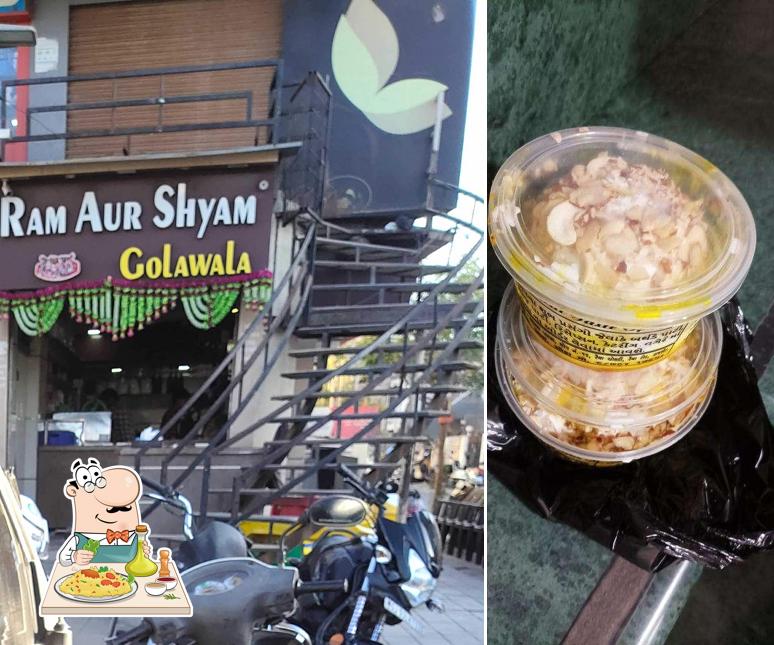 Food at Ram Aur Shyam Gola, Raiya Circle