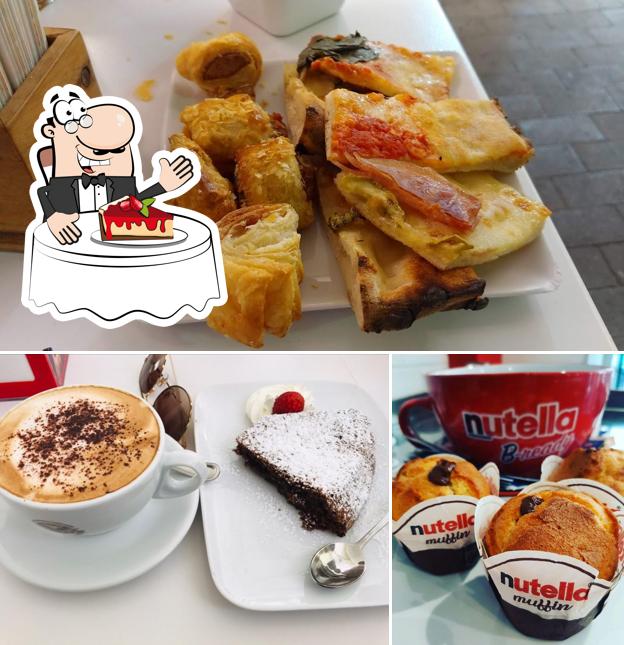 Leone Rosso Café serve un'ampia varietà di dessert