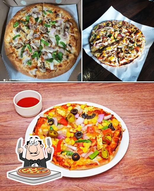 Pick pizza at LA PIZZA CRAFT ( Saya Gi Gate Chopati dewas)