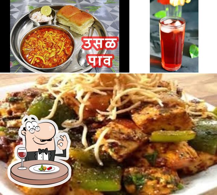 Food at Mamledar Misal
