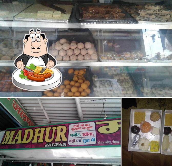 Food at Madhur Jalpan