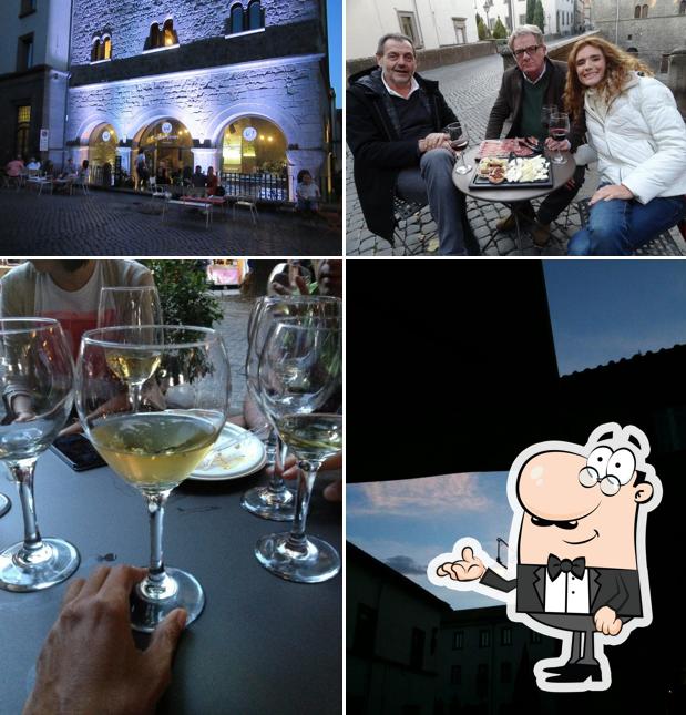 Dai un'occhiata agli interni di Magnamagna Trattoria