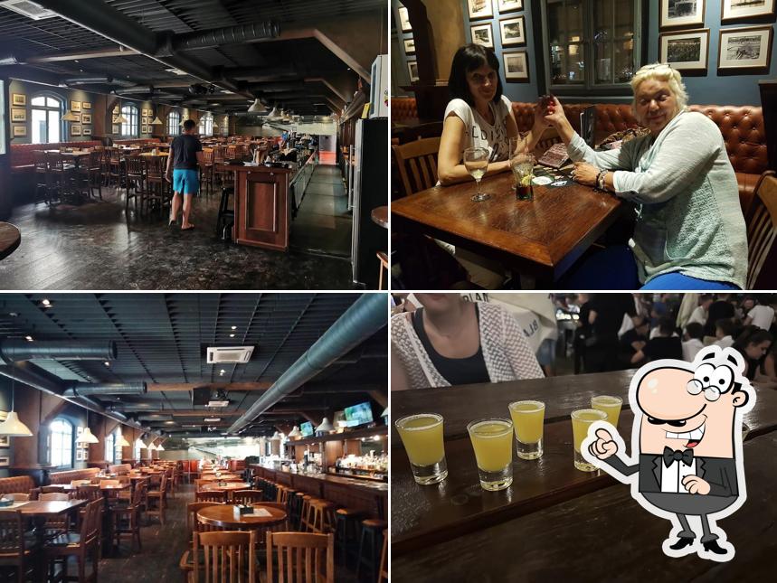 Dai un'occhiata agli interni di The Shipyard Pub
