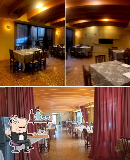 Siediti a un tavolo di Hotel Ristorante Due Platani (di Luigi)