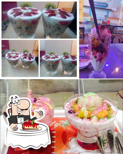 JOOZ BUZZ CAFE offers a selection of desserts