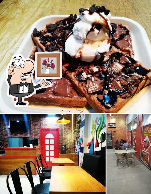 The picture of interior and dessert at Sai Food Plaza