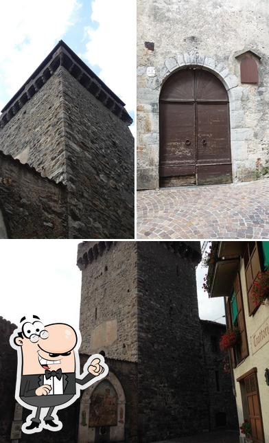 Goditi la vista dall'area esterna di Trattoria Folat