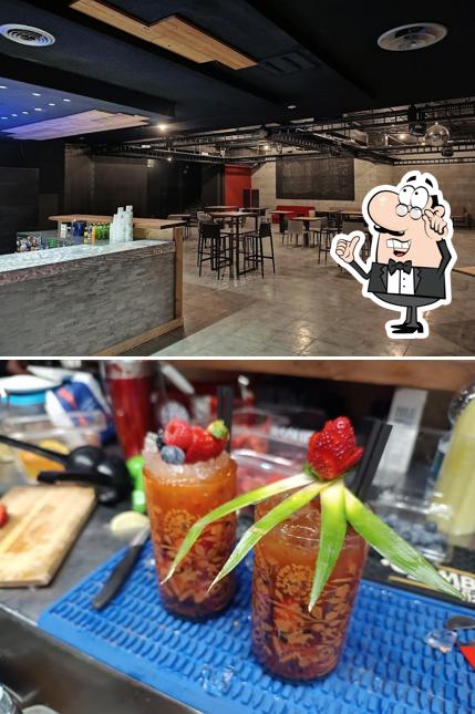 Gli interni di KU bar birreria
