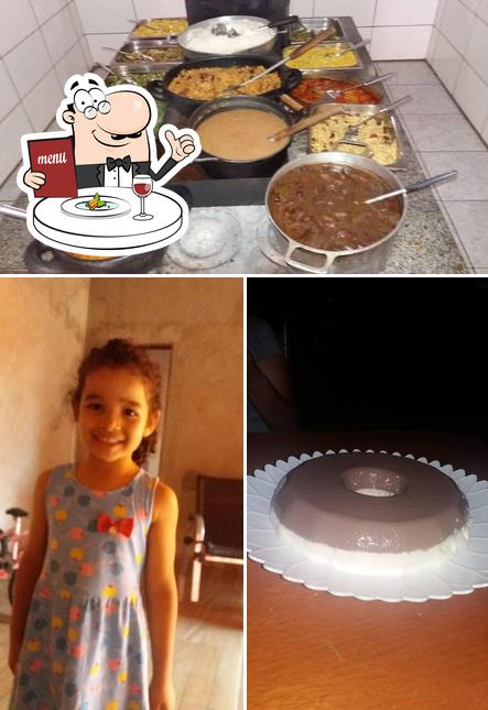 Dê uma olhada a imagem apresentando comida e interior a Disk Comida