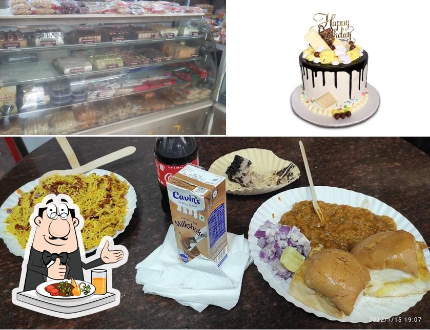 Food at Everest Cake Centre