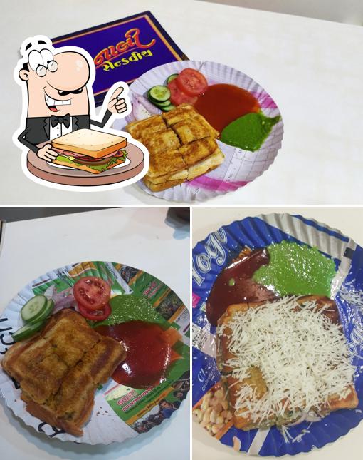 Grilled cheese sandwich at Manali Sandwich