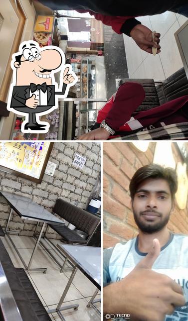 Look at the pic of Raju Chaat Corner