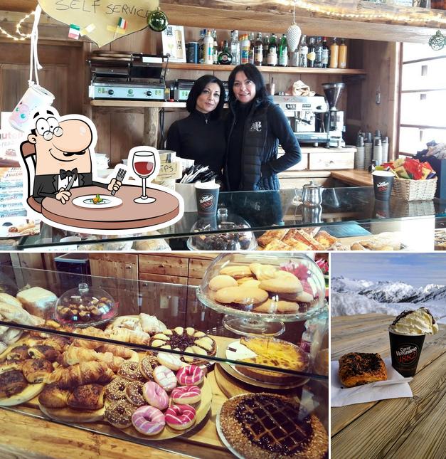 La cibo e interni del ristorante