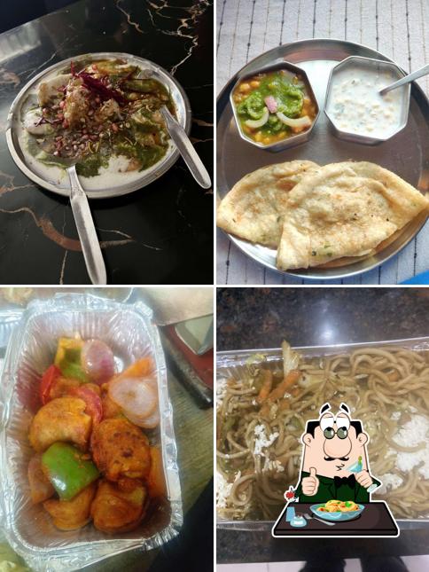 Food at Vinod Chat Bhandar