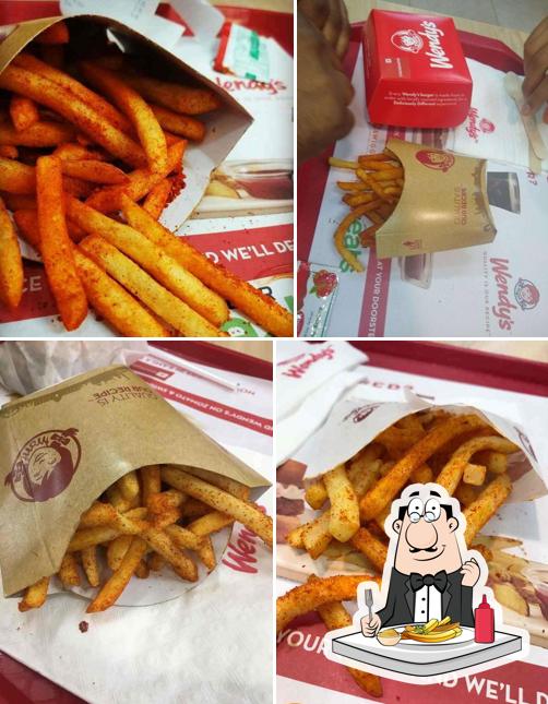 Taste French fries with different sauces