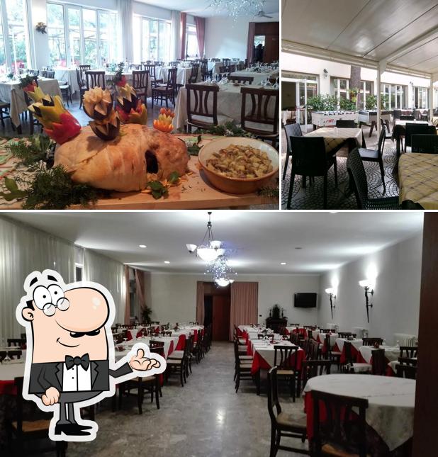 La interni e cibo del ristorante
