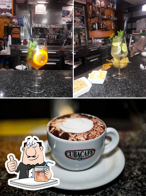 Goditi un drink dal menu