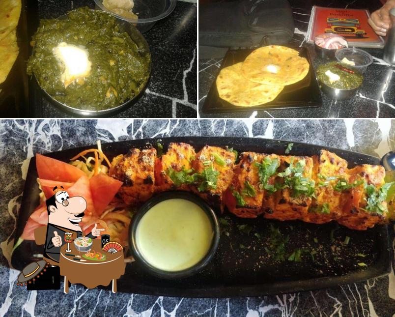 Food at Jaggi De Paranthe