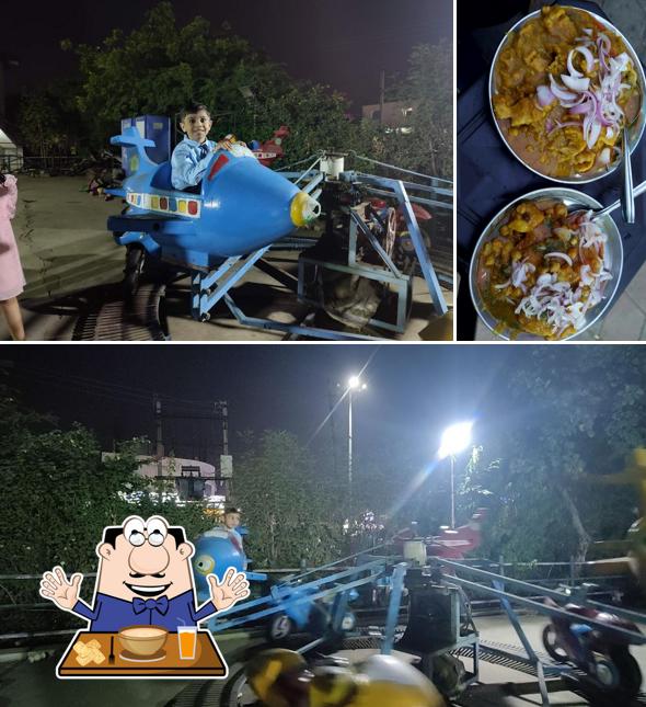 Food at Raj chhole bhature