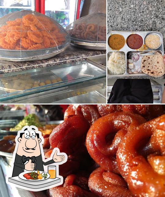 Food at Shree Mahakal Namkeen and Tea House