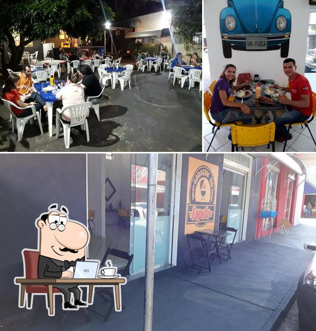 O interior do Garagem do espeto