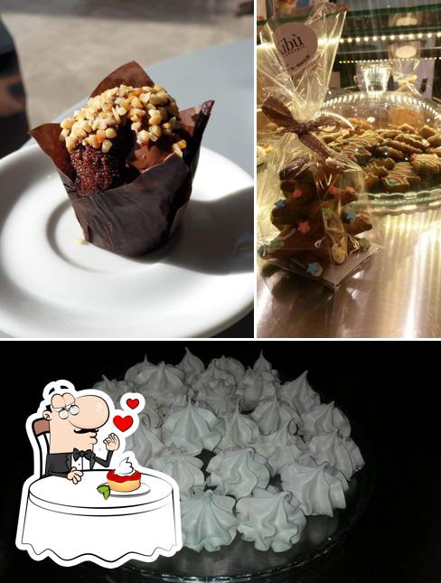 kibù boulangerie offre un'ampia varietà di dessert