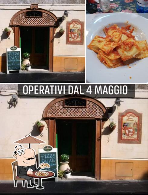 La foto della esterno e cibo di Il Forno
